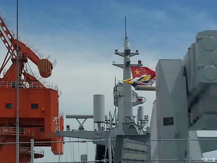 597护卫舰驻港部队的钦州舰在钦州港停靠登舰参观已编辑