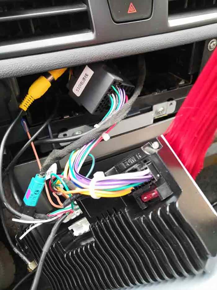 自己动手加装大屏导航和后视影像荣威550中控大屏导航加装