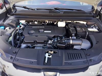 发动机舱太整洁干净 漂亮 双排豪华车标配
