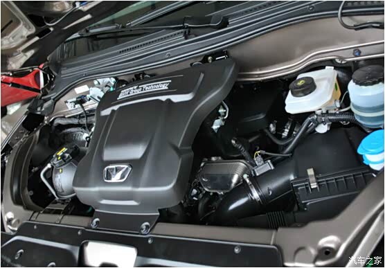 这个必须得来一张,华颂的卖点之一,宝马技术支持的发动机,动力
