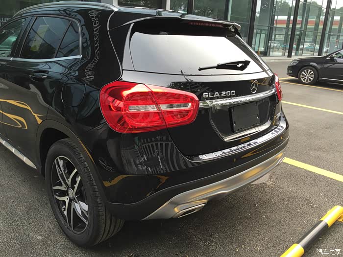 奔驰gla200黑色订车