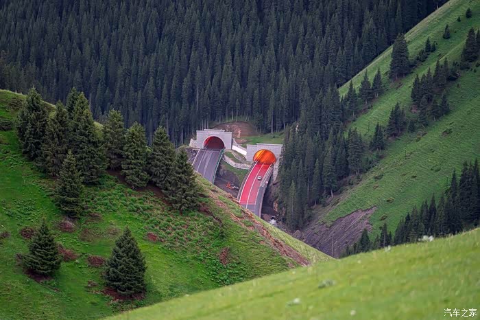 "将军沟隧道"出口.