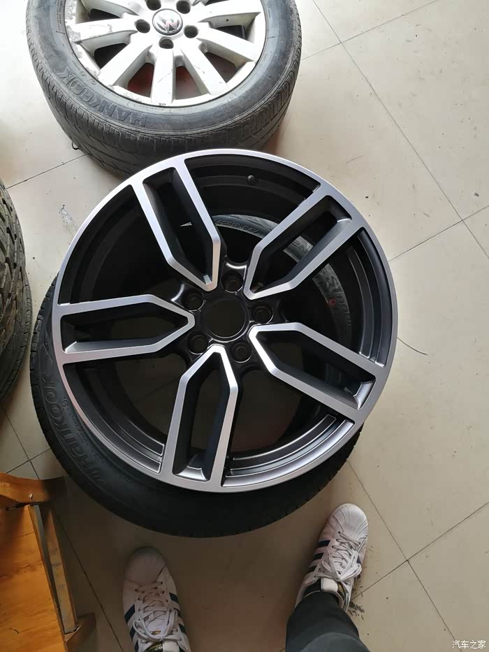 【图】rs3花瓣轮毂_奥迪a4l论坛_汽车之家论坛