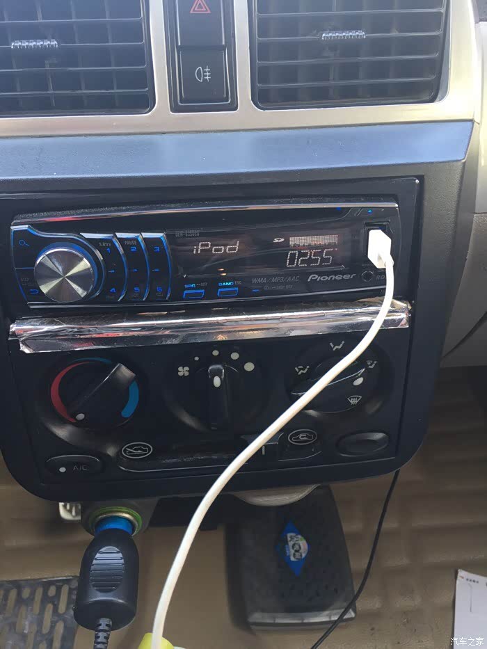 五菱荣光怎么连接苹果手机听音乐啊