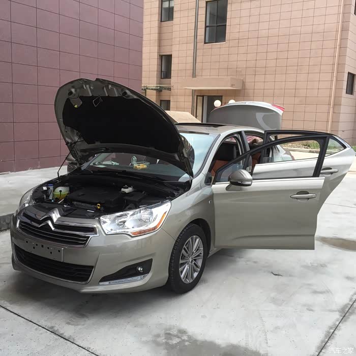 离开4s后开始透透气啦 新车味道难免吧 唯一的最佳办法看此图 张牙舞