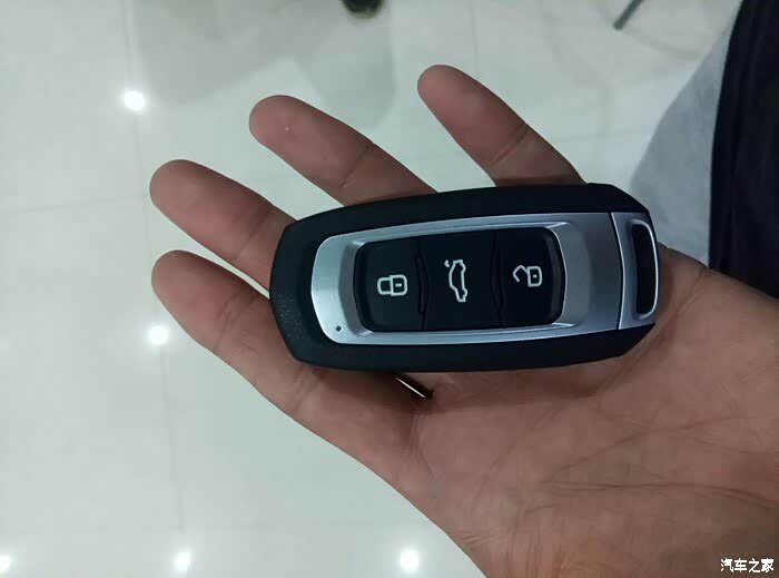 吉利帝豪 gs 生活有你而更精彩!