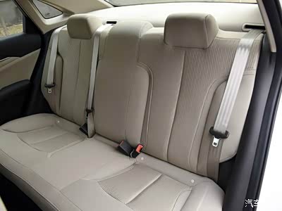 低配车型后排头枕不可拆,怎么装座套呢?