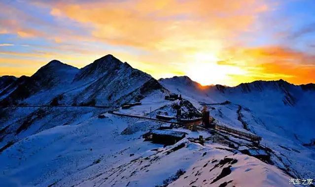 重走長征路之博越在雪山之巔夾金山爬雪山看日出觀雲海