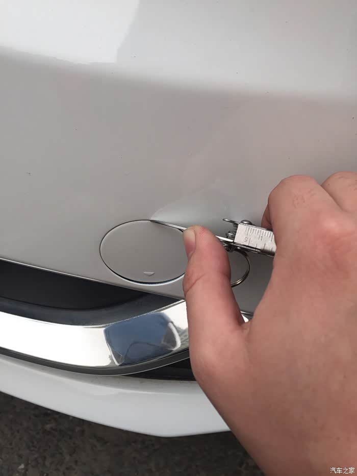 拖车勾那个盖子怎么打开?打开了还可以再装回去吗?