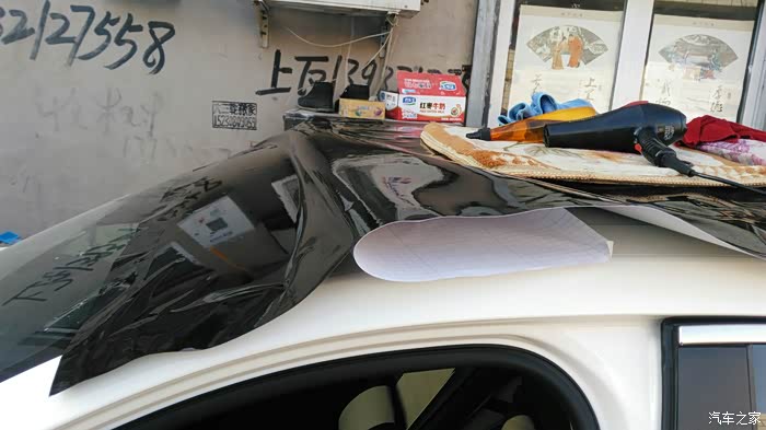 蛋蛋直播贴直播自己一个人贴黑顶膜求围观