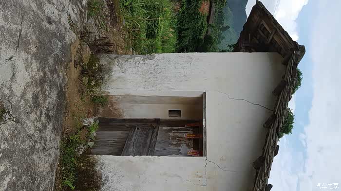 大氧吧戏水雨后佛冈潭洞村