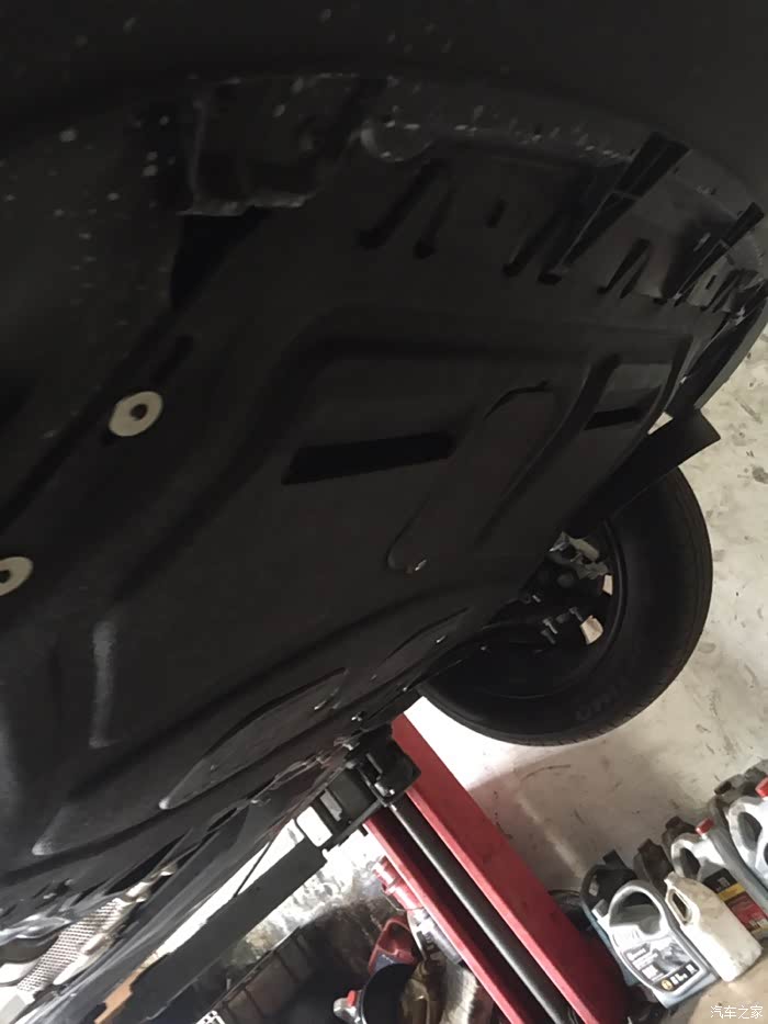 速腾发动机护板