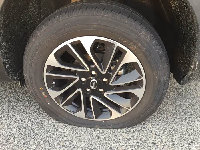 【图】新车,两百多公里高速爆胎,吓死宝宝了_传祺gs4论坛_汽车之家