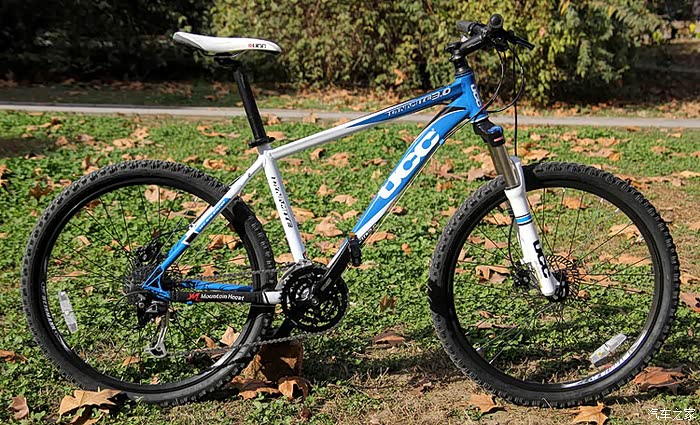 今天试骑了朋友的ucc德曼特3.0,简单分析下与xds传奇700的不同