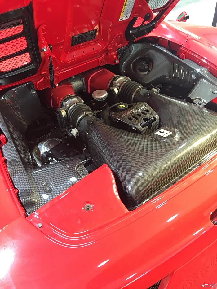 【图】黑色引擎盖看起来会不会有些别扭啊_法拉利论坛_汽车之家论坛