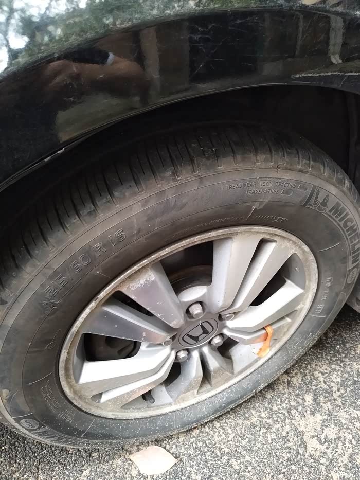 8代雅阁20ex轮胎破皮了诸位大神看下是修还是换看图