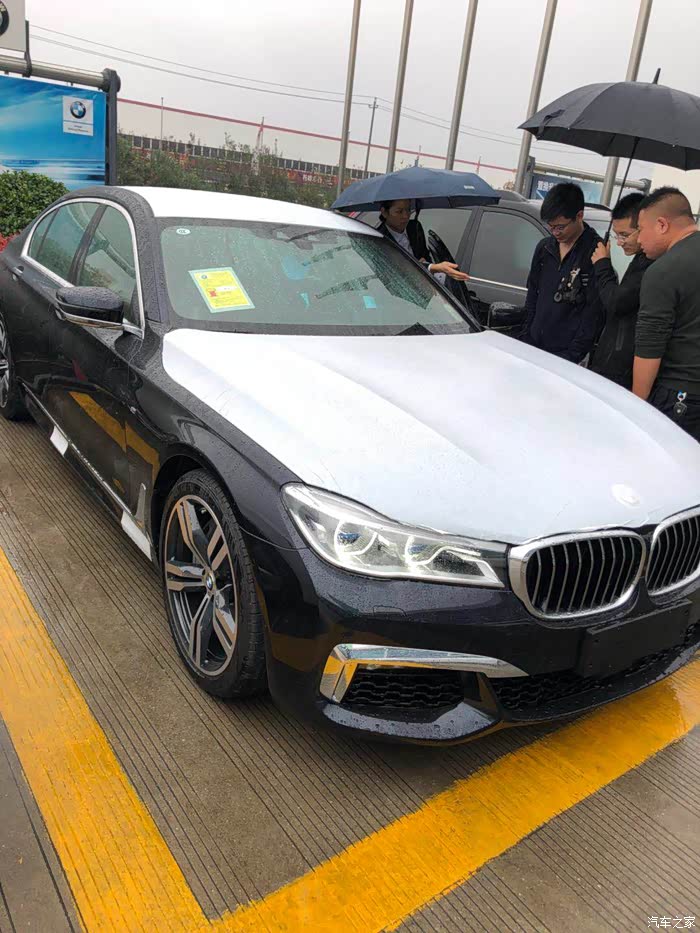 426 | 回复: 4 宝马7系论坛 急求问 750 轮胎问题20英寸铝合金轮圈