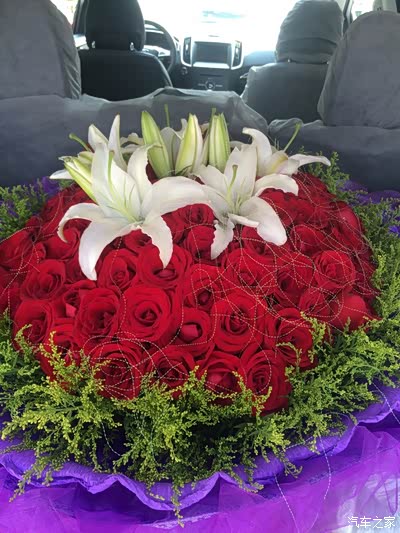 大前天提回来的,情人节了,给媳妇买束花祝媳妇情人节快乐