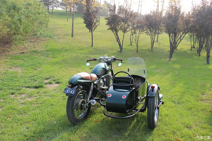 雅马哈复古侉子留念