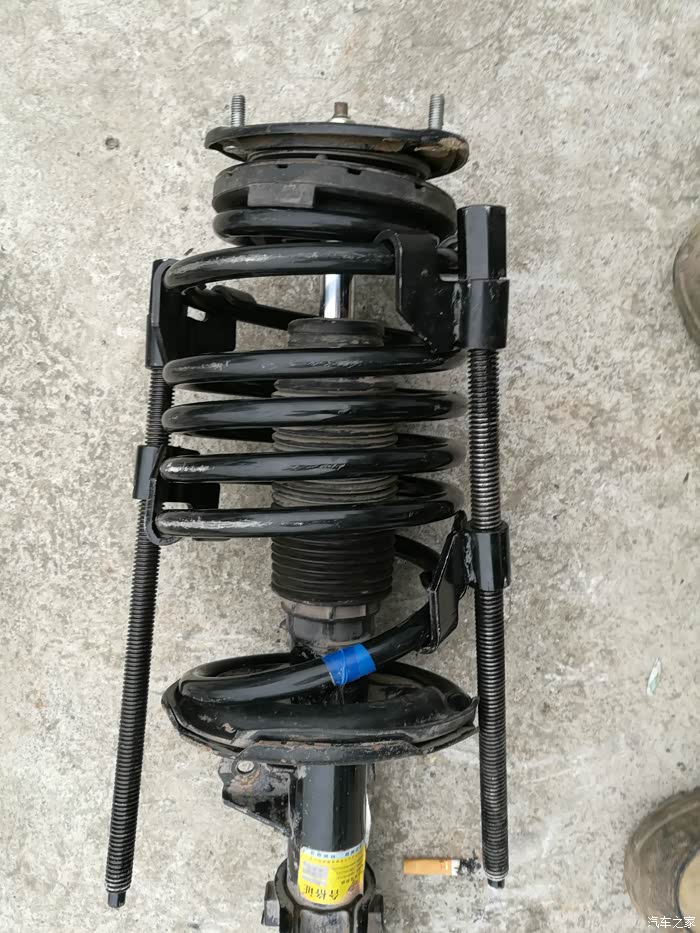 自己动手更换前减震弹簧