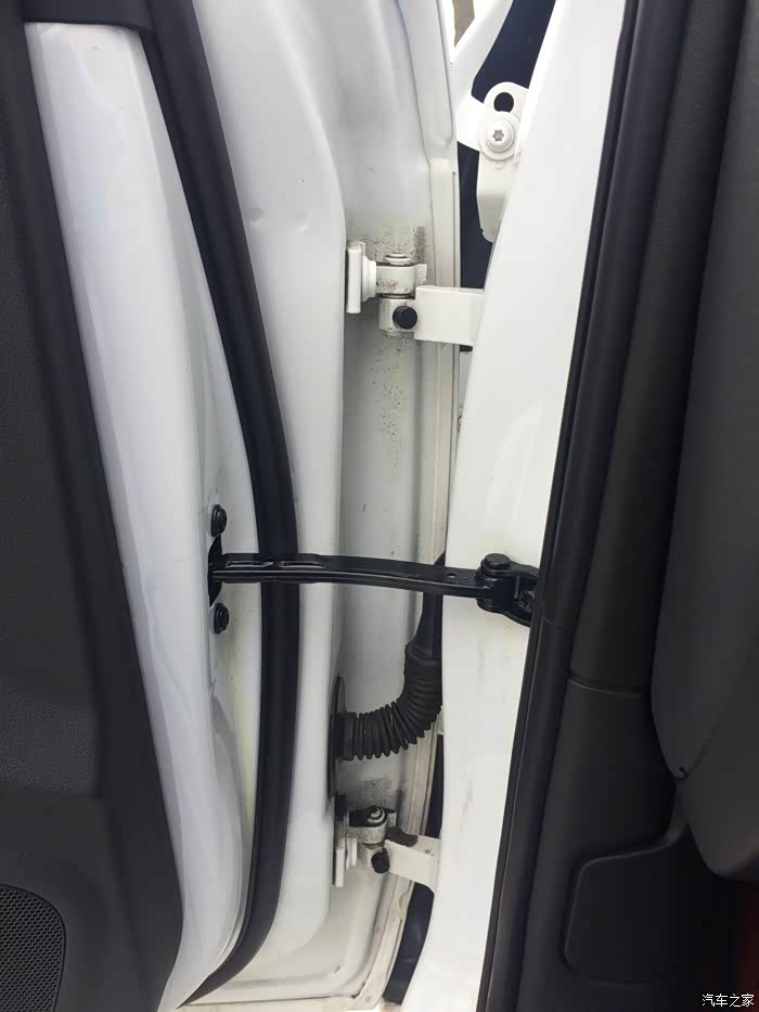 车门铰链怎么保养?