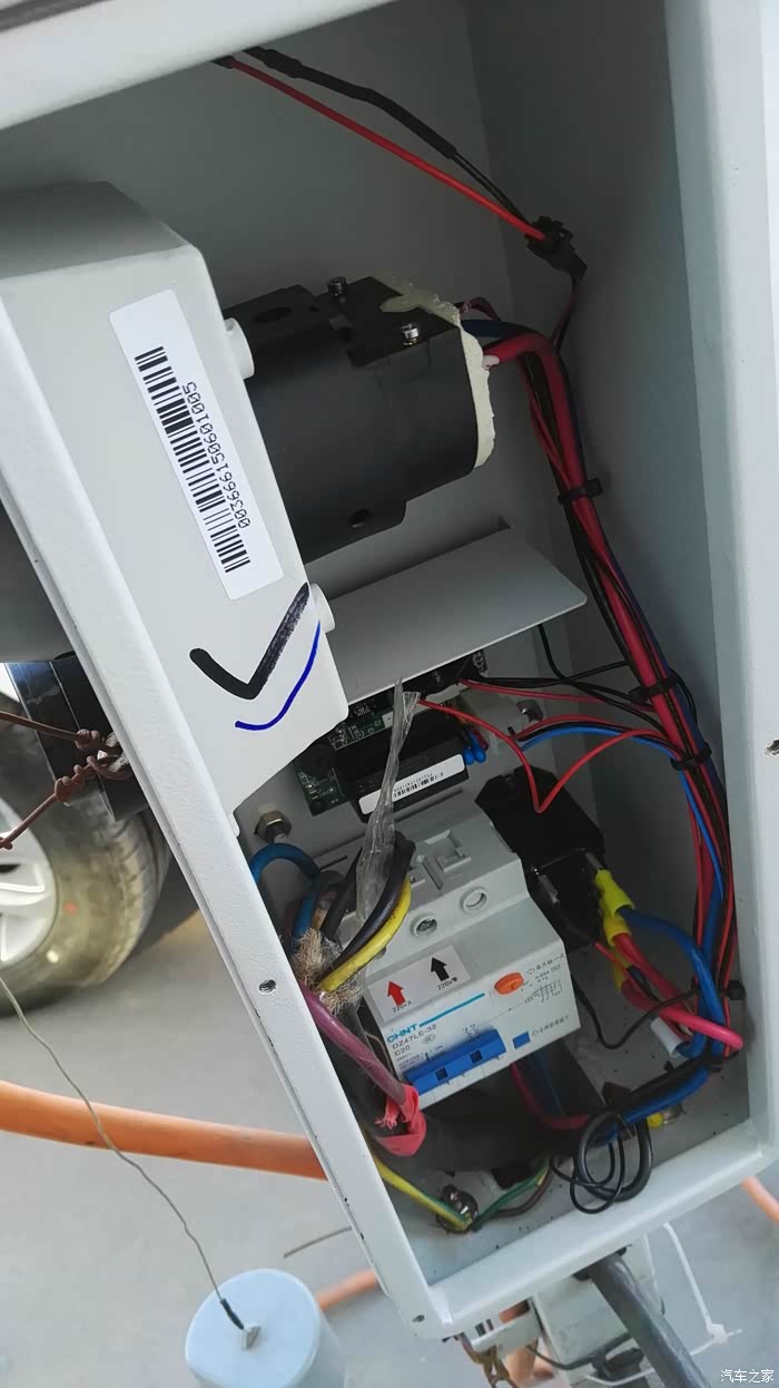 充电桩内部整体