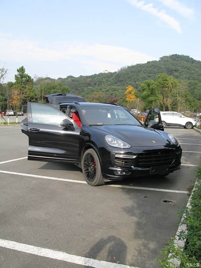 提16款黑玉色卡宴gts