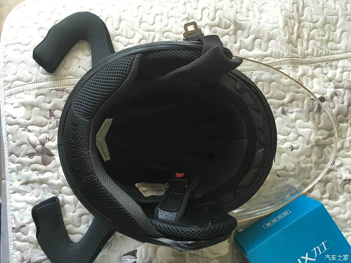 shoei马鲁申坦克头盔内部对比