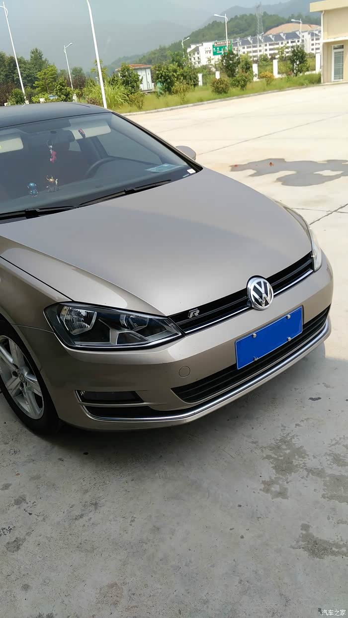 塔希提金高尔夫7加装前后门灯和卡钳喷漆作业多图