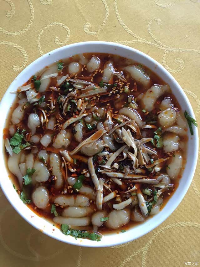 应县名小吃滴溜,拿勺子喝的,辣椒不辣,非常香.