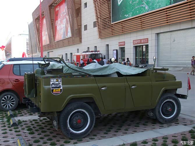 逃离兰州的老北京212吉普车