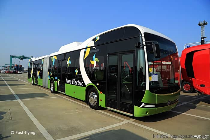 来电正能量比亚迪全球首款18米纯电动铰链巴士帅到掉渣