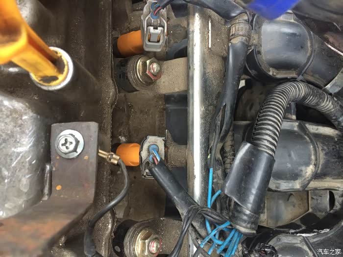 新奥拓换12孔喷油嘴