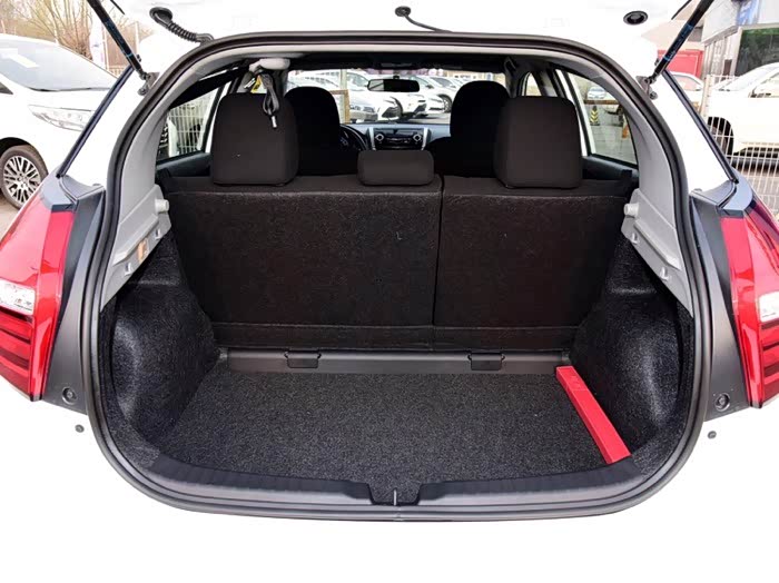 新人求解关于威驰fs后备箱