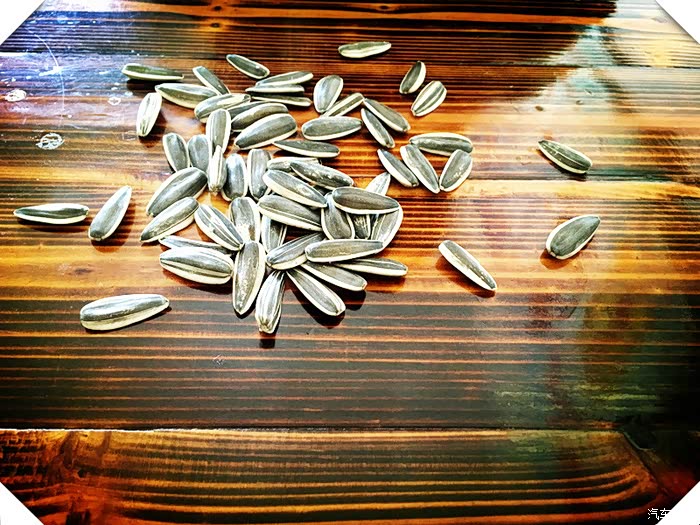 午饭在一把瓜子后吃完!简单,温暖!