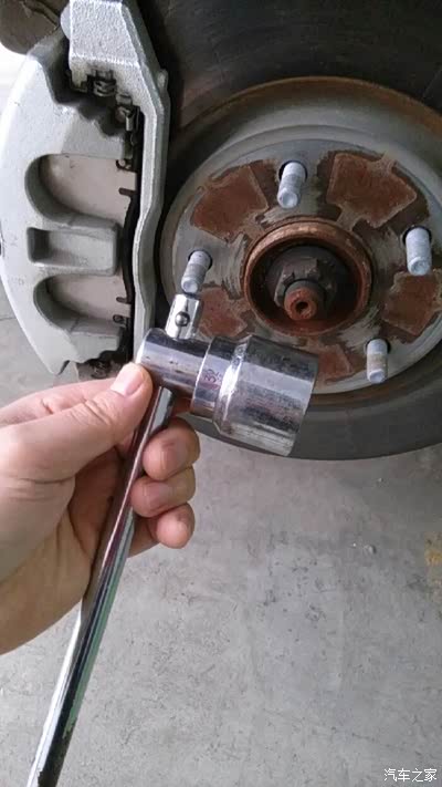 自己动手:紧固半轴螺丝!