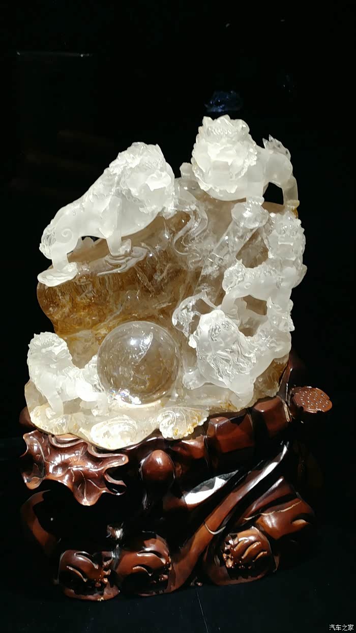 晶莹剔透东海水晶