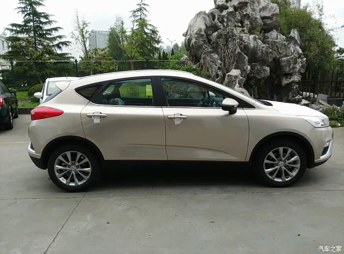 谁有帝豪gs琥珀金的实拍照片?