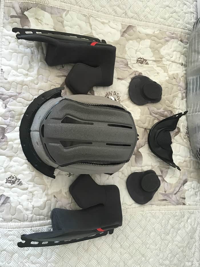 shoei马鲁申坦克头盔内部对比