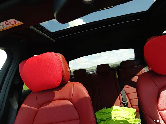 【内蒙古首台】奔驰c200(精美红色内饰)奔驰给大草原的完美代言