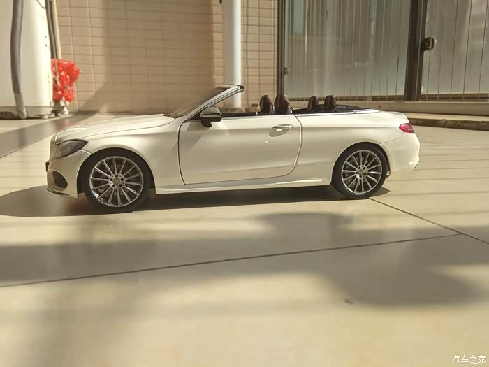 这是我的第一辆敞篷车奔驰c200敞篷轿跑车