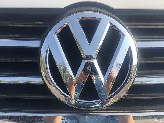 13款朗逸前车标是空心还是实心