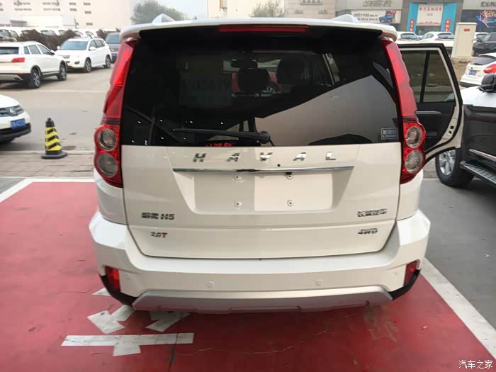 面包车一样的后屁股,但就是不觉得难看