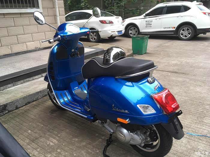 提车贴vespa300骚蓝骚的不要不要的