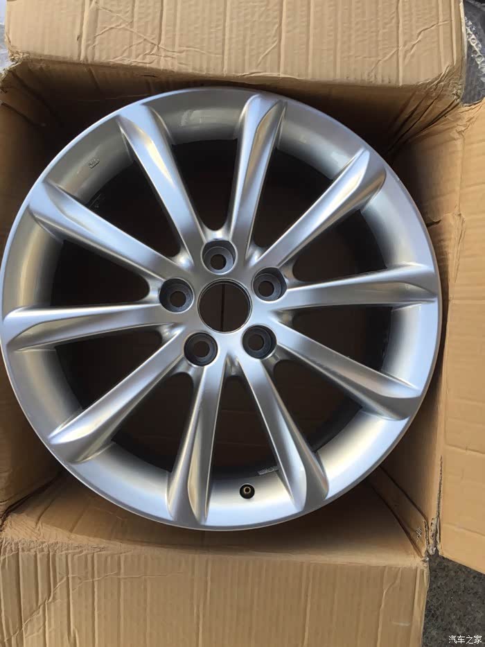 18寸高亮银轮毂