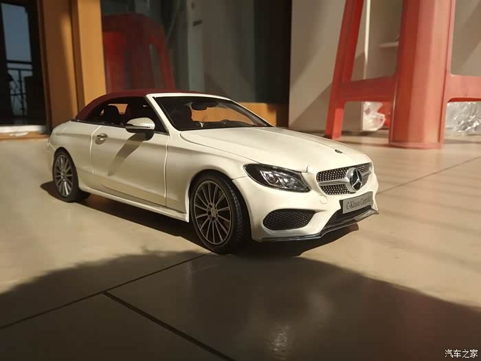 这是我的第一辆敞篷车奔驰c200敞篷轿跑车