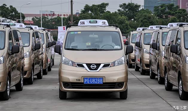 上海新款出租车日产nv200正式使用