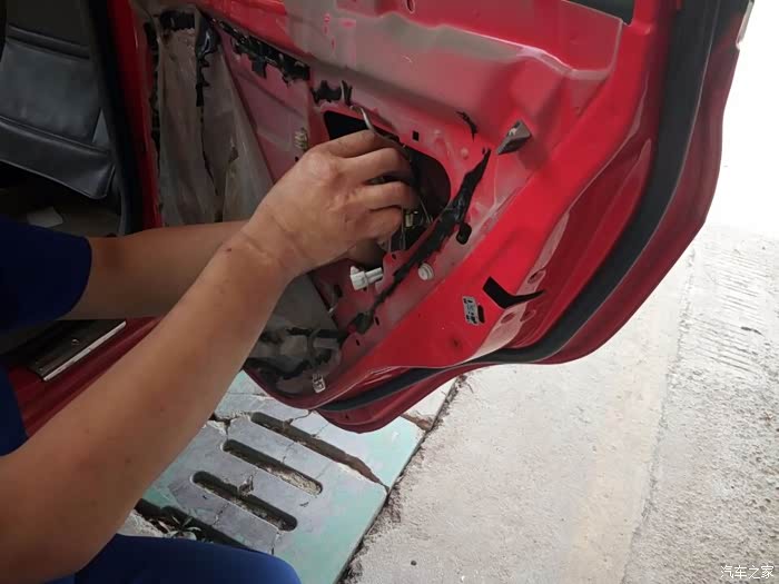 九万公里老悦翔更换门锁