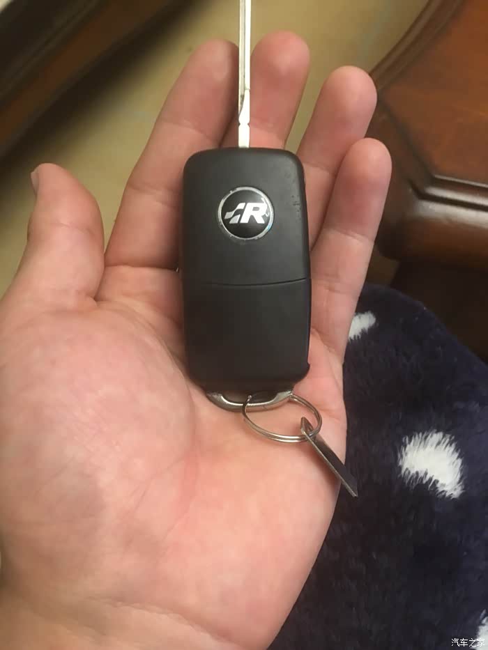 宝来r车钥匙logo换标
