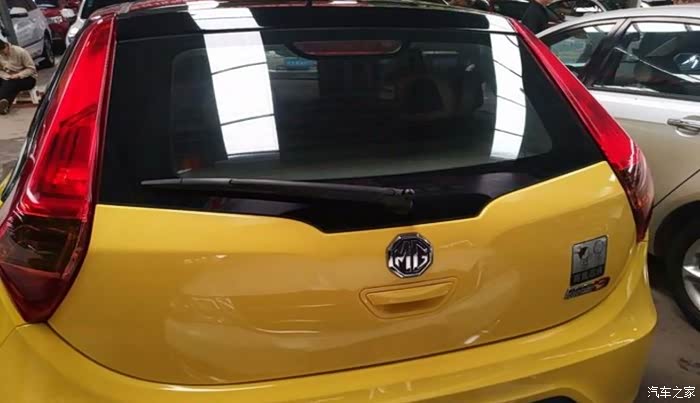 炫下我的小黄车名爵3是不是很拉风